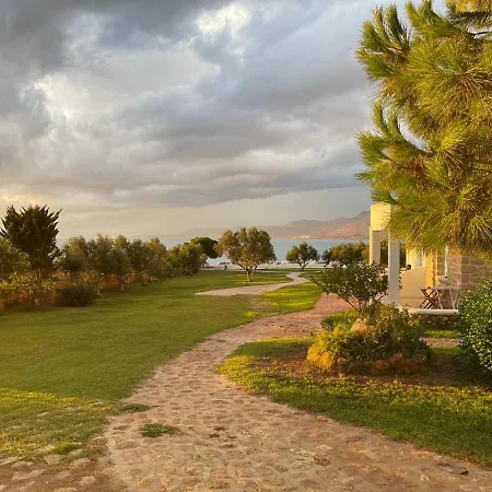 Hotel Eight Dimensions Capari