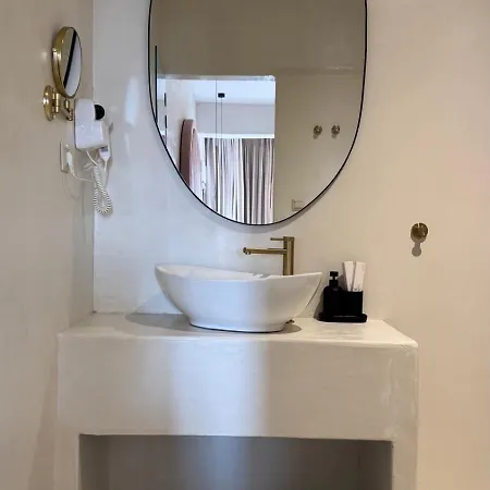 Eight Dimensions Capari 4*