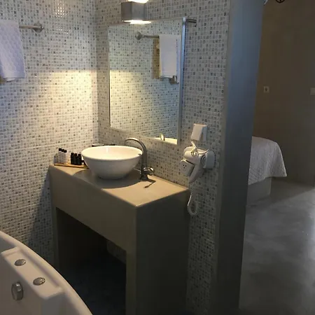 Eight Dimensions Capari