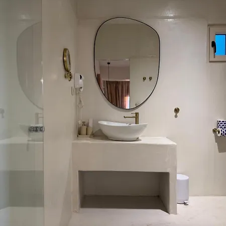 Eight Dimensions Capari 4*
